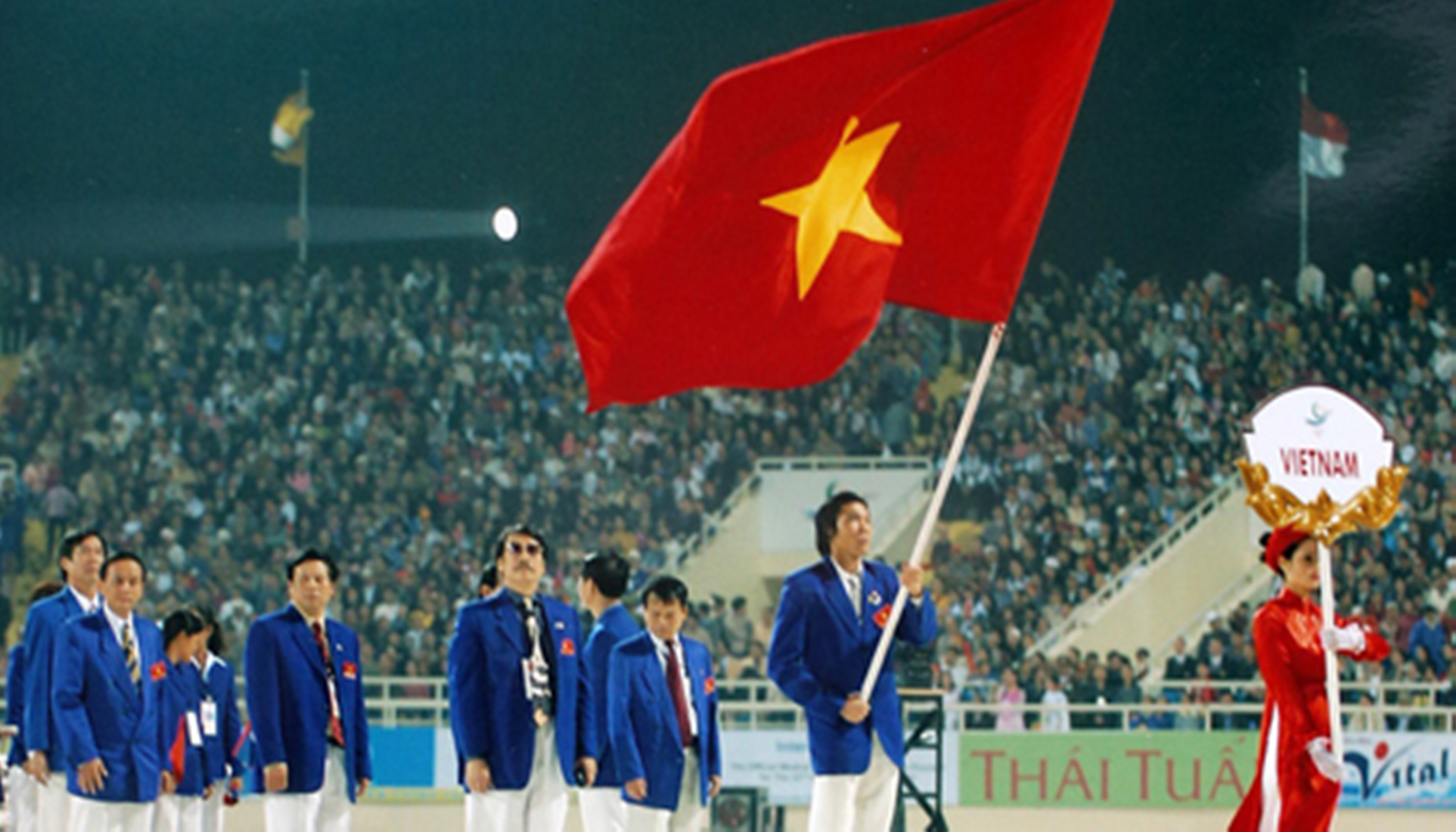 Lễ khai mạc SEA Games 31: Chào mừng SEA Games 31 – nơi quy tụ những tài năng thể thao hàng đầu khu vực Đông Nam Á. Sự kiện này hứa hẹn mang đến một mùa giải vô cùng kịch tính, đầy cảm xúc và sôi động. Người dân Việt Nam và đại biểu các quốc gia chờ đón những trận đấu áp đảo và những khoảnh khắc đáng nhớ.