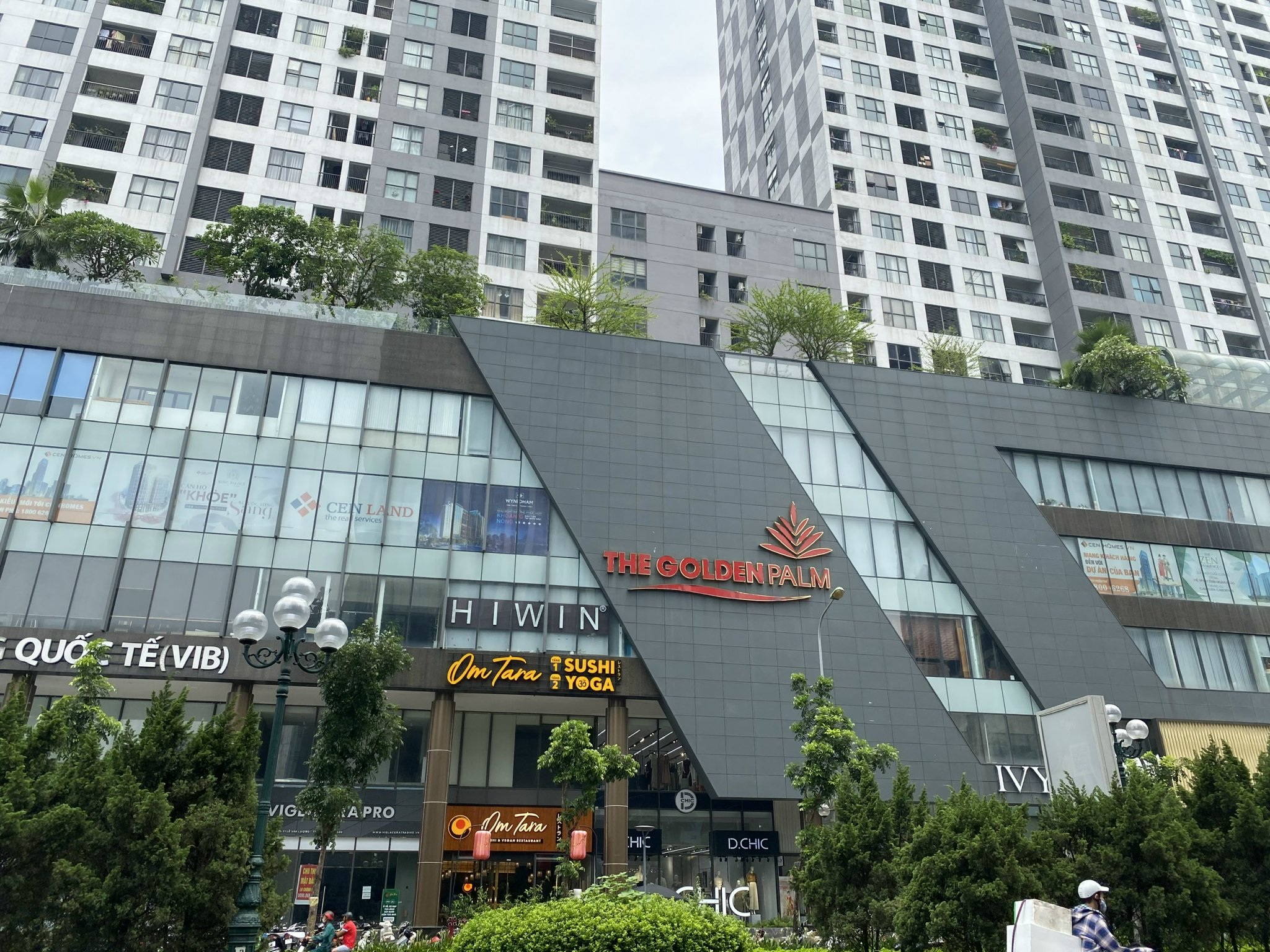 The Golden Palm được điều chỉnh tùy tiện từ 15 lên 27 tầng