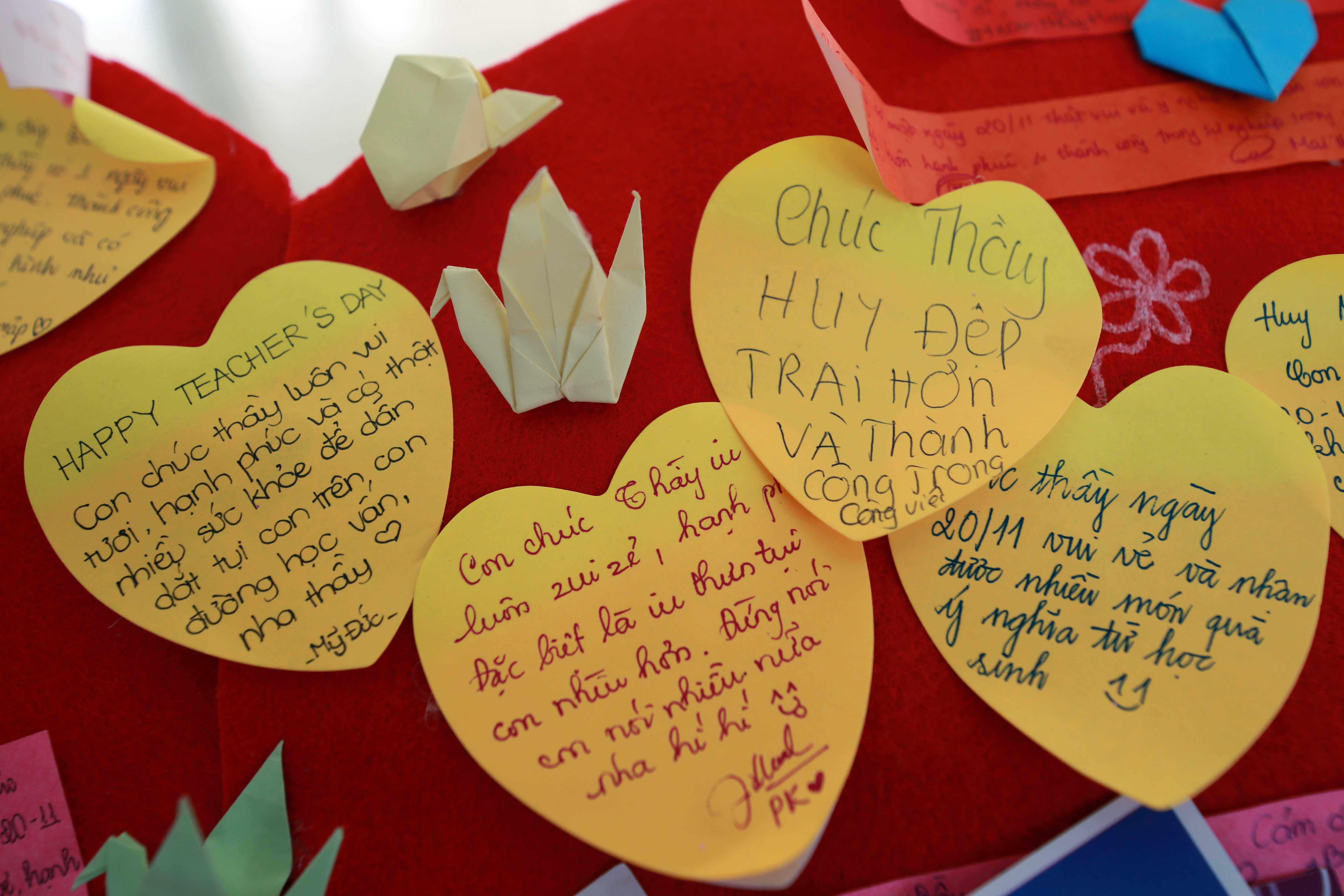 Thiệp 20/11 là món quà ý nghĩa dành tặng cho các thầy cô giáo trong ngày nhà giáo Việt Nam. Hãy đón xem những thiệp trang trí đẹp mắt và đầy tình cảm để gửi đến những người thầy yêu quý của mình.