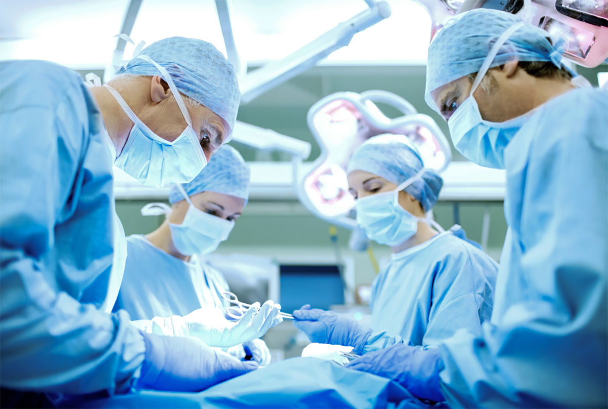 Trong quá trình phẫu thuật thoát vị đĩa đệm hoặc hậu phẫu có thể gặp phải những biến chứng không mong muốn