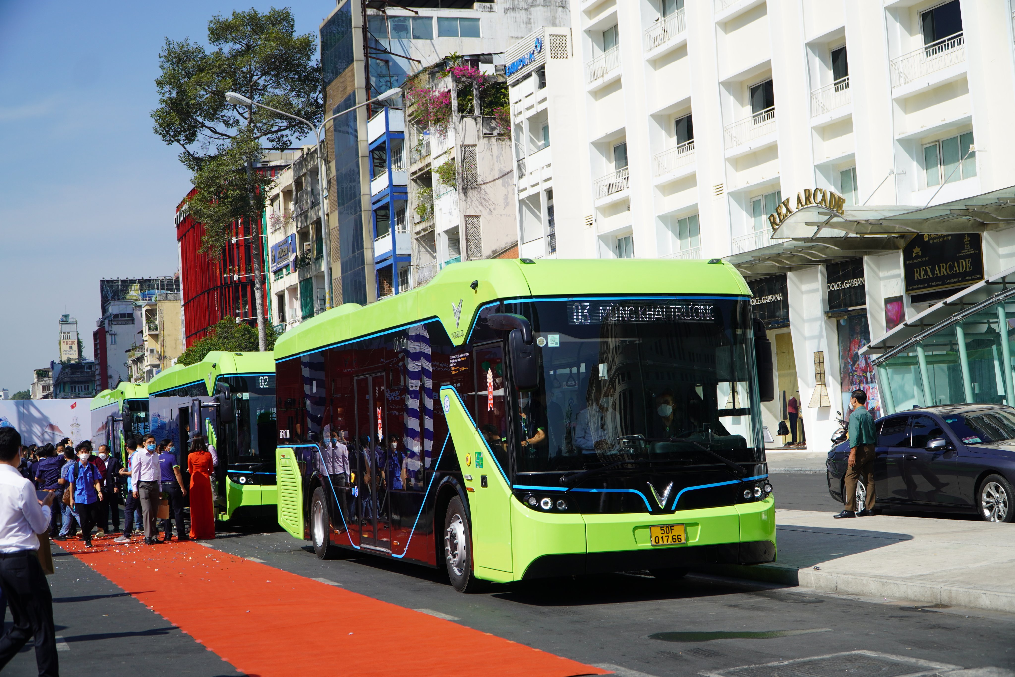Xuất hiện nay bên trên mặt phố xe cộ buýt năng lượng điện VinFast chuẩn bị hoạt động và sinh hoạt ở Hà Nội