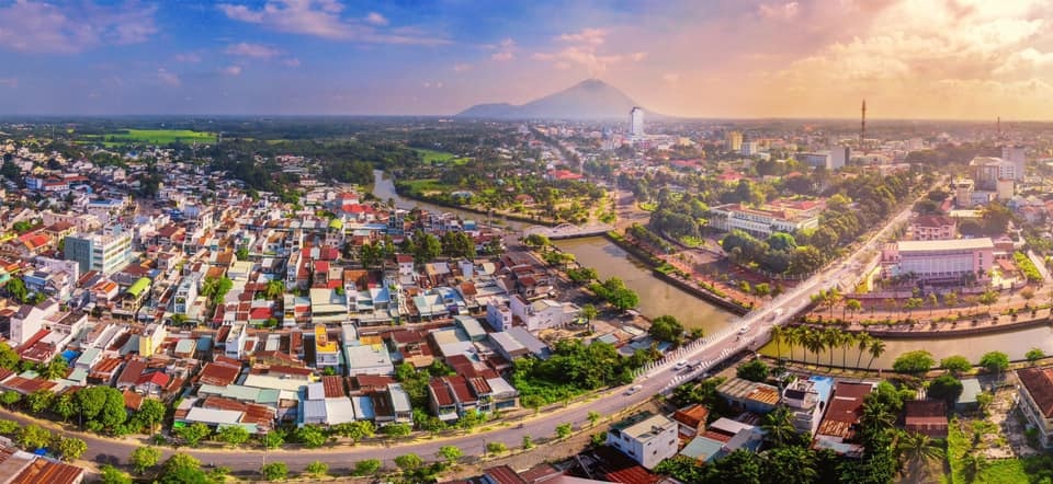 Chụp ảnh đẹp: Bạn là người yêu thích nhiếp ảnh và muốn tìm hiểu về các kỹ thuật chụp ảnh đẹp? Bạn cũng muốn khám phá một số địa điểm đẹp của Việt Nam để có thể tạo ra những tác phẩm nghệ thuật ấn tượng nhất? Hãy cùng trải nghiệm và tìm hiểu thông qua các hình ảnh đẹp tại Việt Nam.