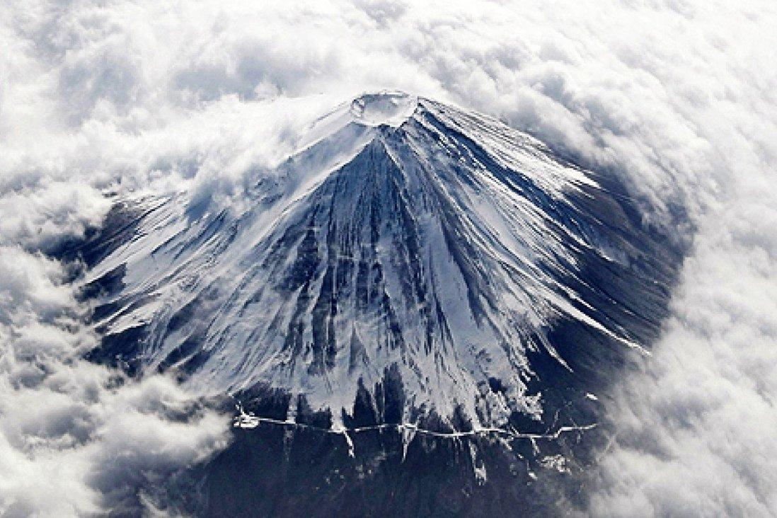 Sau động đất, dân Nhật lao xao lo ngại núi Phú Sĩ phun trào