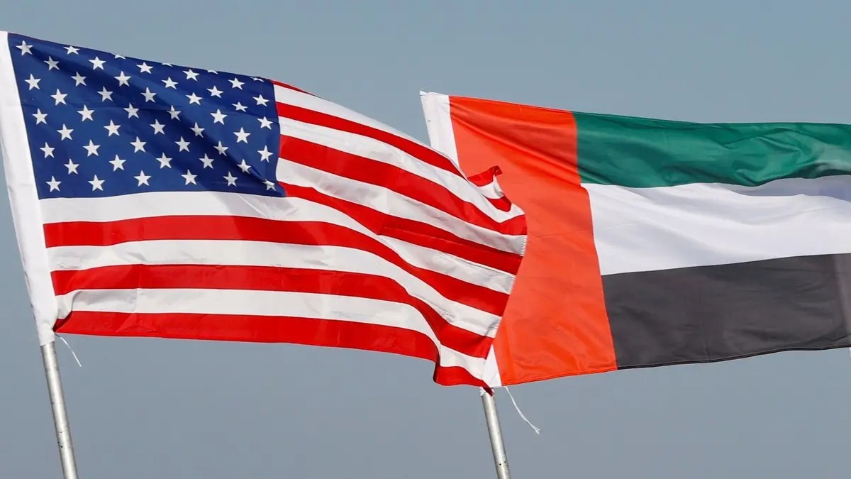 Nghi án nội bộ chính trị Mỹ bị đồng minh vùng Vịnh can thiệp vào quốc kỳ UAE đã gây ra nhiều tranh cãi và sự chú ý của dư luận toàn cầu. Thông qua hình ảnh này, bạn sẽ khám phá sự can thiệp này và sự phản ứng của người dân UAE. Cùng xem để hiểu rõ hơn về diễn biến sự kiện và tình hình quốc tế hiện nay.