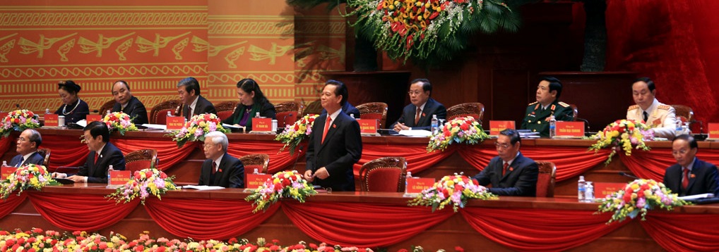 Đoàn chủ tịch ĐH Đảng lần thứ XII điều hành phiên khai mạc sáng nay - Ảnh: L.Q.Phổ
