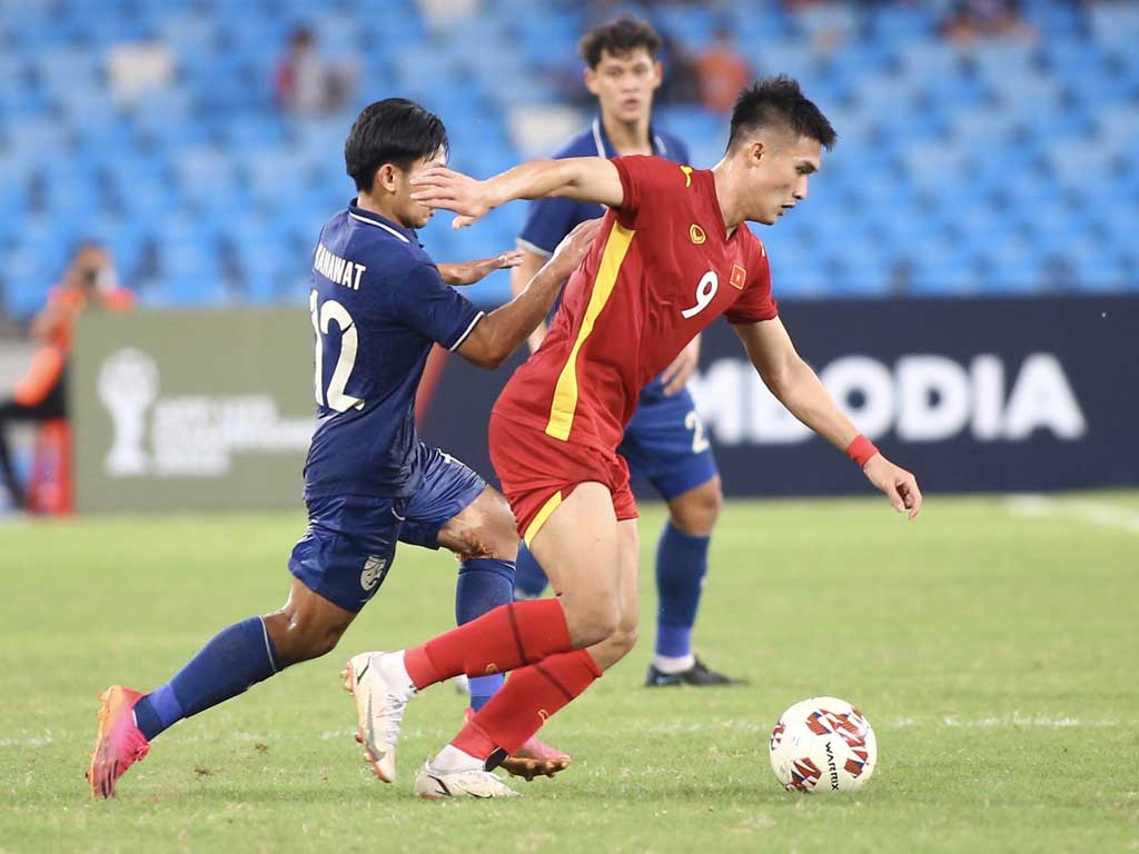 Làm thế nào để bóng đá trẻ Việt Nam cất cánh?