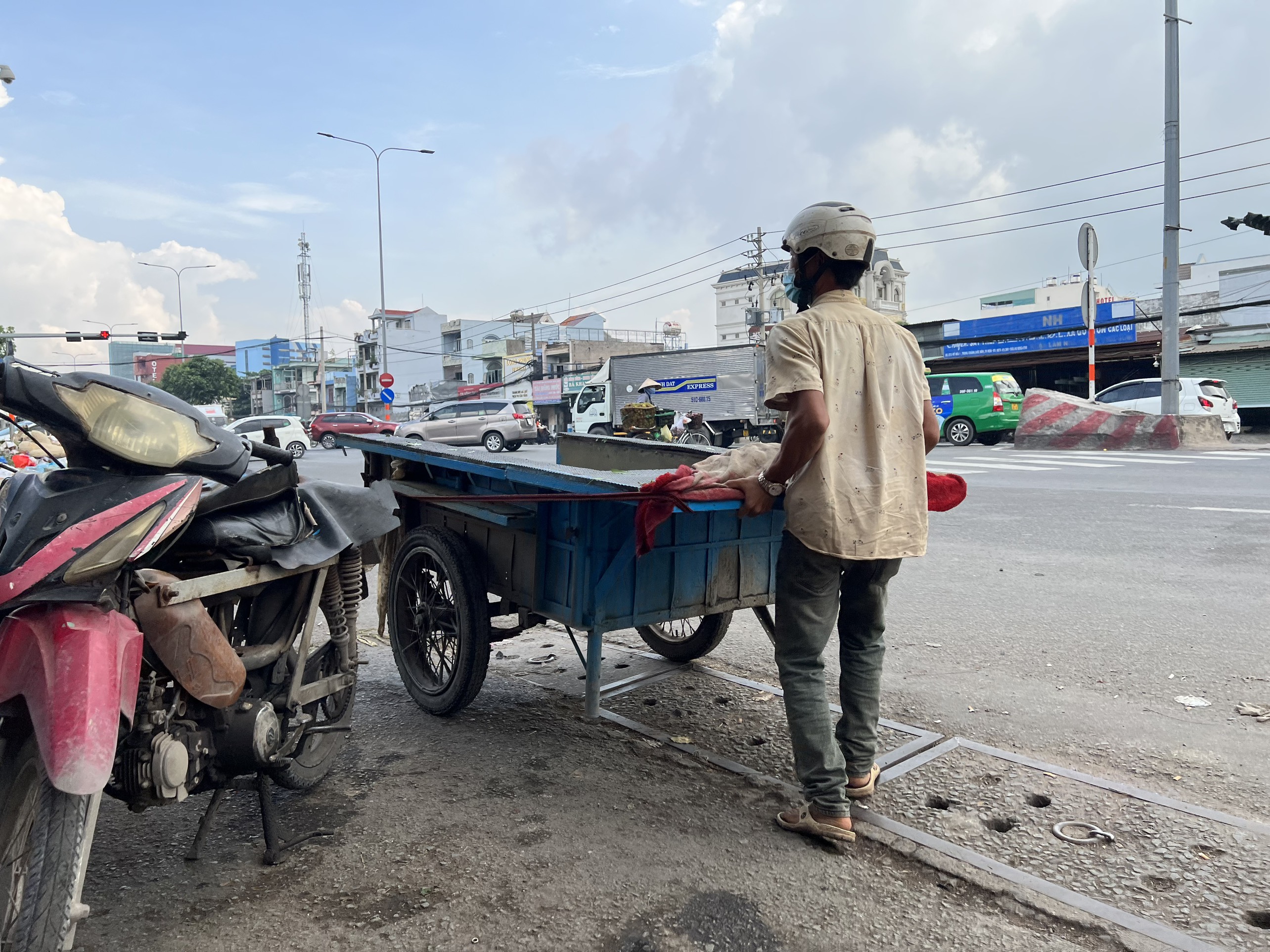 Dịch vụ đóng thùng xe ba bánh theo yêu cầu rẻ nhất Việt Nam