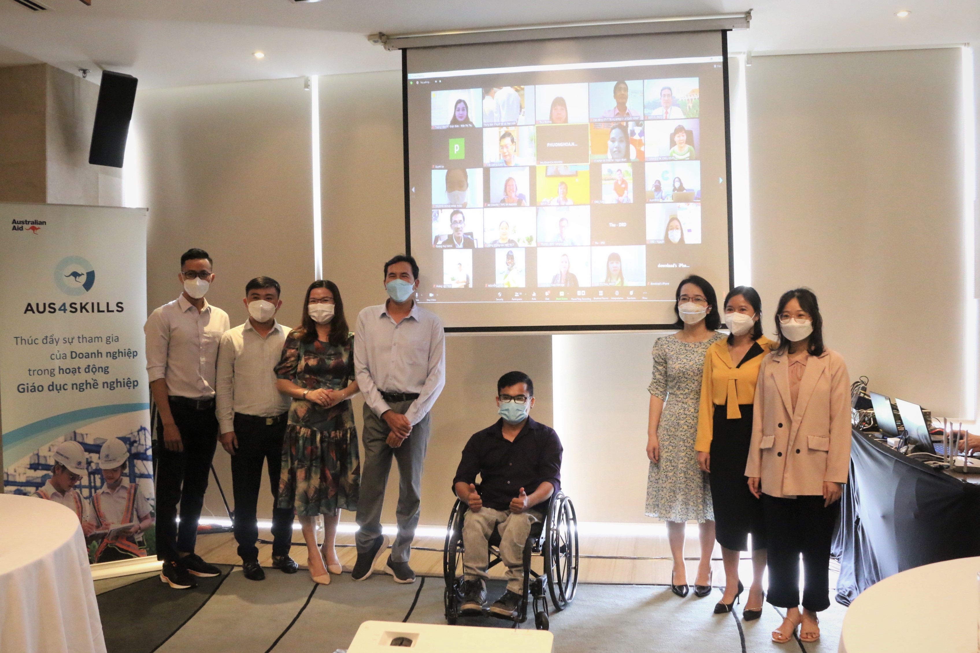 Ý tưởng 1: Tổ chức buổi hội thảo về quyền và vấn đề của người khuyết tật trong xã hội.