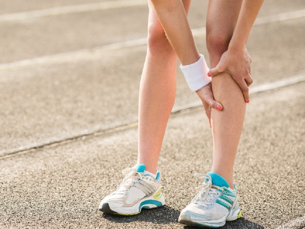 Có những phương pháp điều trị nào hiệu quả cho đau nhức trong ống chân do bệnh thoái hóa khớp gây ra?
