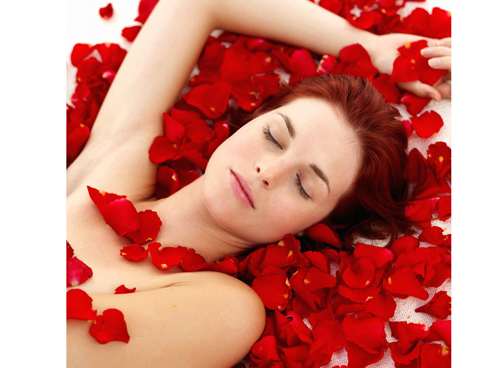 Nhũ hoa hồng hào, tươi trẻ là mong ước của hầu hết các bà mẹ sau sinh