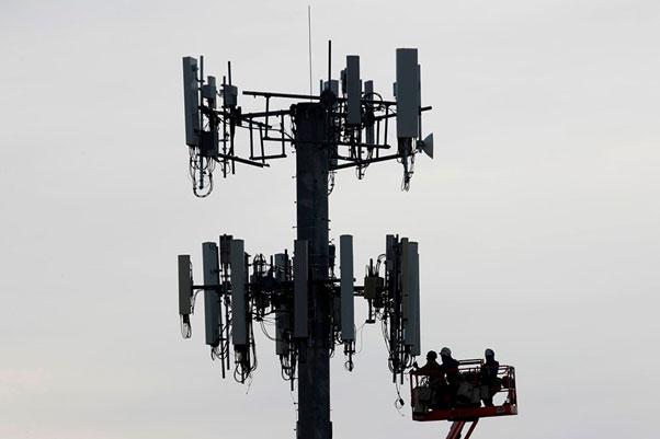 Với 5G, sân bay trở nên thông minh hơn và việc di chuyển trong sân bay cũng trở nên dễ dàng hơn. Sân bay có thể sử dụng công nghệ 5G để giảm thời gian chờ đợi, cải thiện trải nghiệm của hành khách và cũng giúp quản lý hoạt động sân bay tốt hơn.