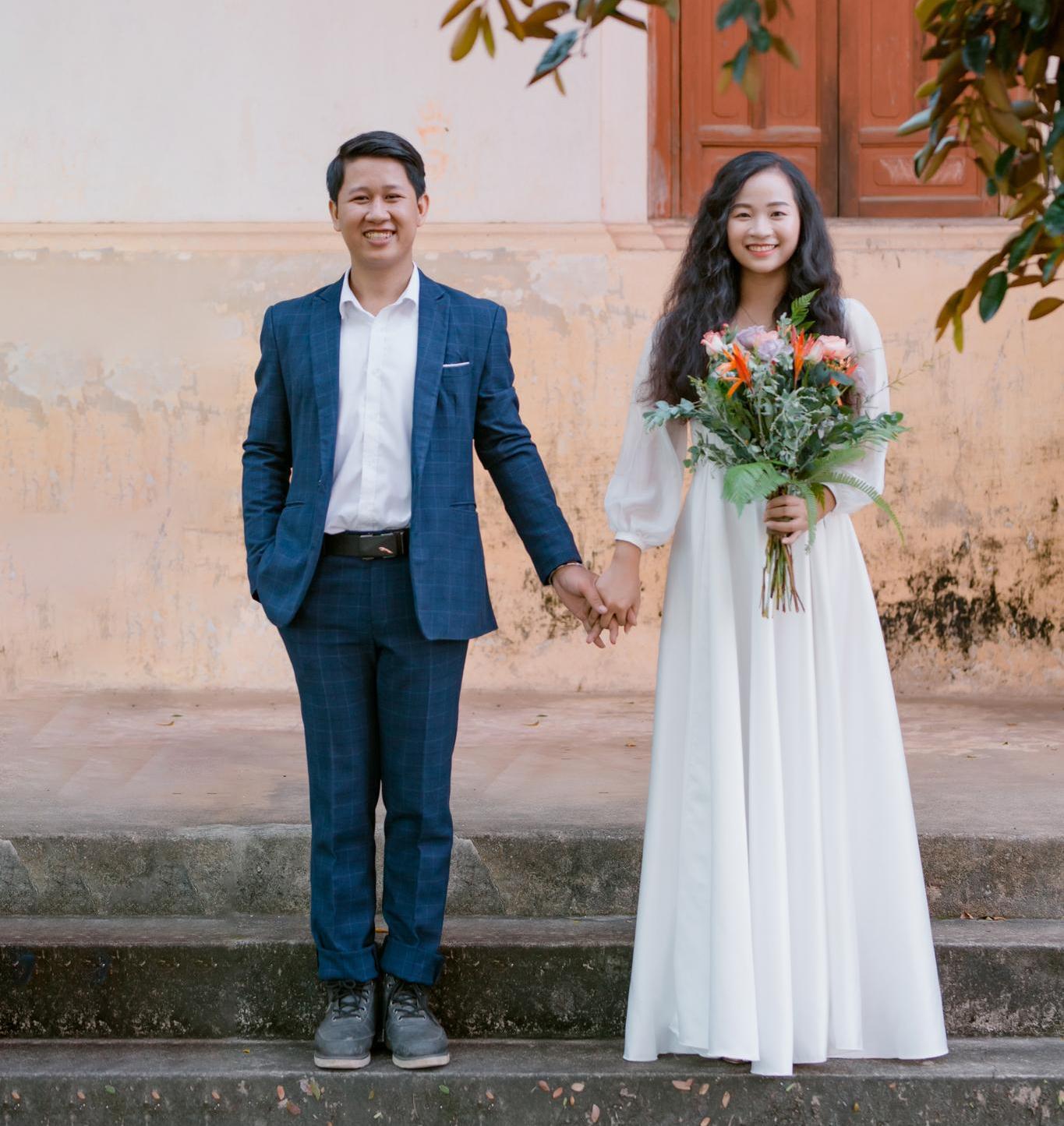 Cùng xem bộ ảnh của cặp vợ chồng khi đi khắp Việt Nam, nắm tay nhau khám phá những địa danh đẹp nhất, tạo nên kỷ niệm đáng nhớ và thêm sự gắn kết và tình yêu trong đời sống hôn nhân.