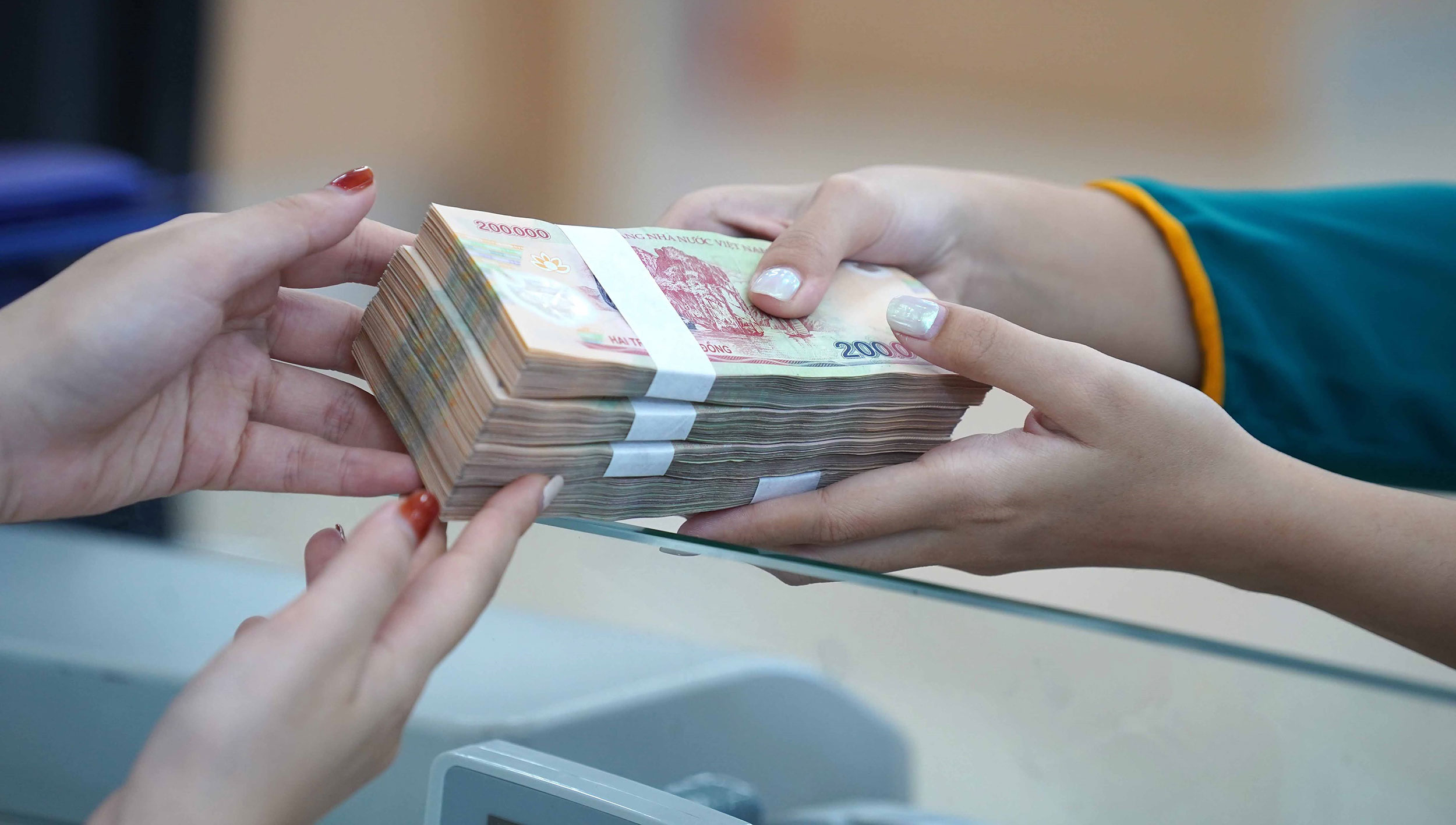 Tiền đang kẹt ở đâu?