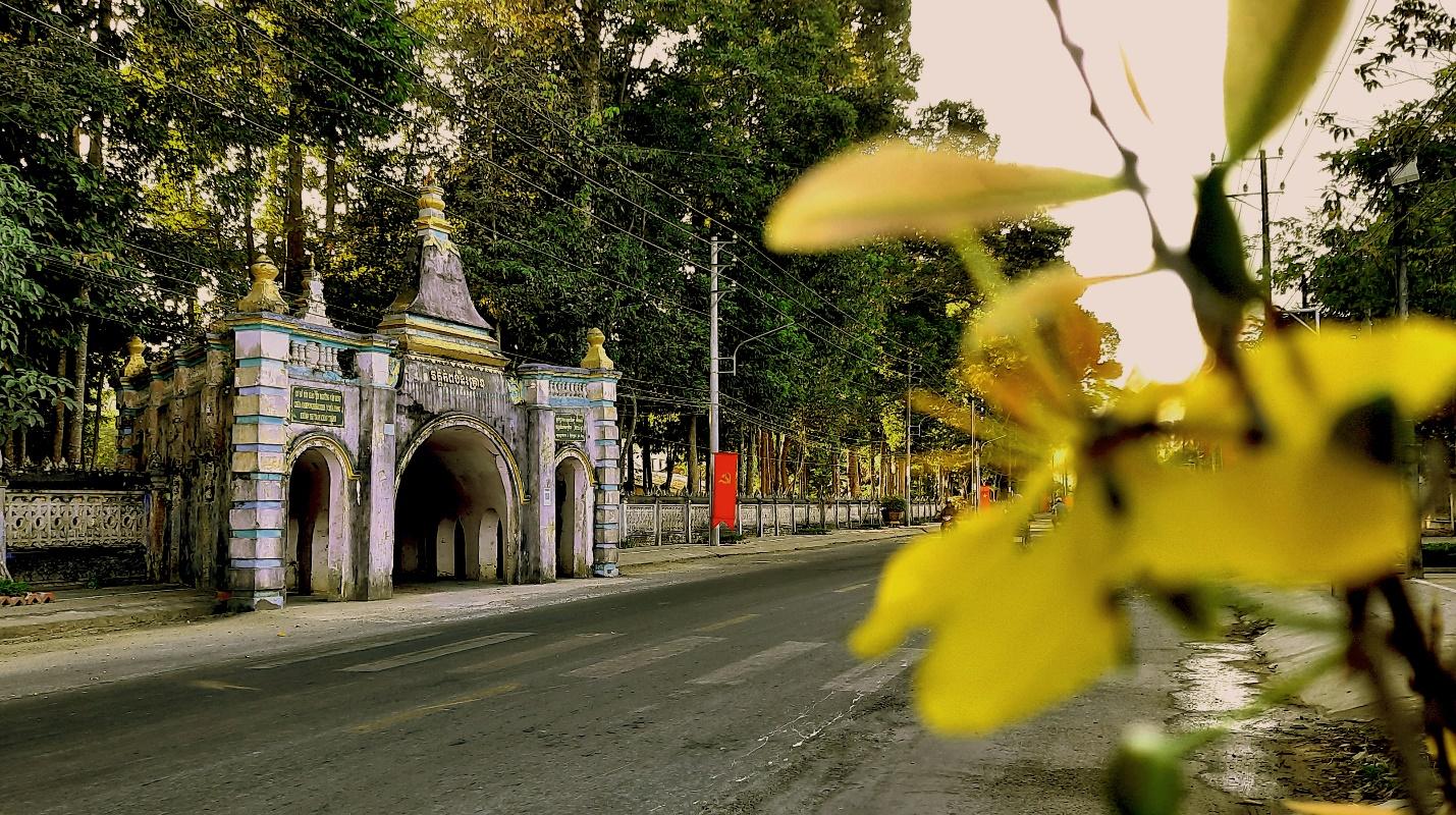 Trà Vinh là một thành phố nhỏ tại miền Tây Nam bộ Việt Nam, nổi tiếng với cảnh quan đẹp và văn hóa đa dạng. Hãy xem hình ảnh để khám phá thêm về sự tuyệt vời của thành phố này.