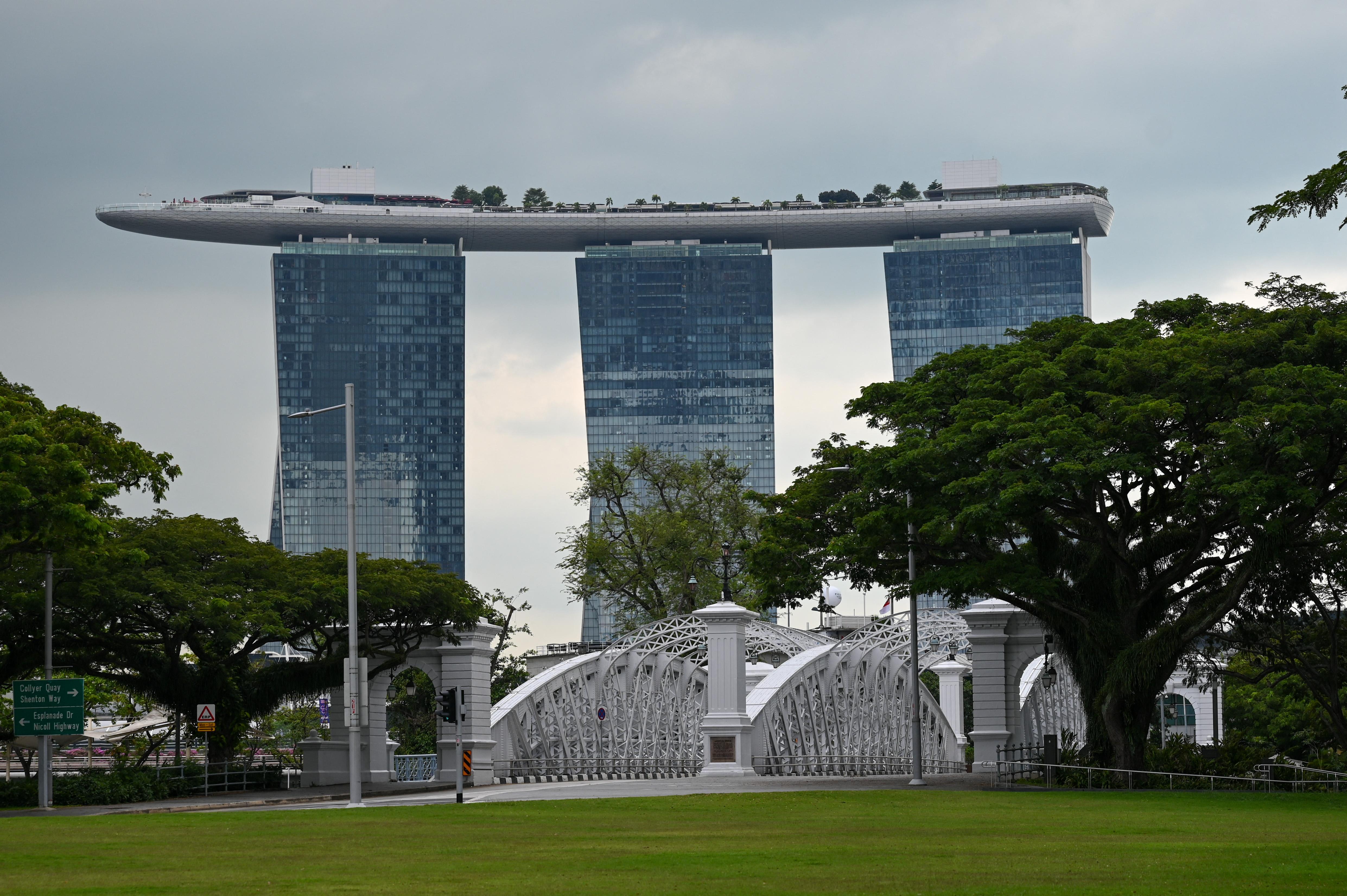 Singapore buộc người không chịu tiêm vắc xin tự trả chi phí điều trị  Covid-19