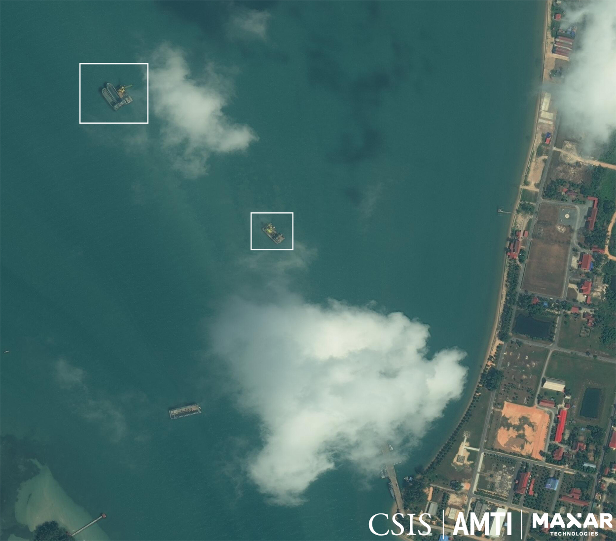 CSIS: Nhiều tàu hút cát để xây cảng nước sâu tại căn cứ Ream của ...