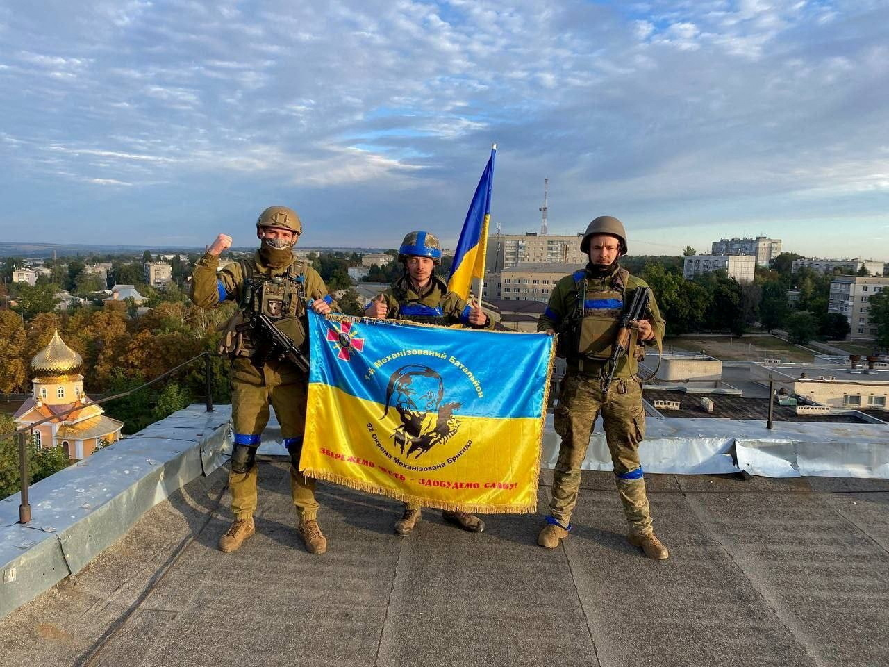 Chiến sự Ukraine: Hình ảnh chiến sự Ukraine sẽ cho bạn thấy sự dũng cảm và tinh thần đấu tranh của những người lính trên chiến trường. Nó còn thể hiện sự đoàn kết và sự tương thân tương ái của con người trong cả Nga lan truyền. Hình ảnh này sẽ cho bạn thấy lý do tại sao chúng ta cần cùng nhau chống lại những sự kiện khủng bố và xây dựng một thế giới tốt đẹp hơn.