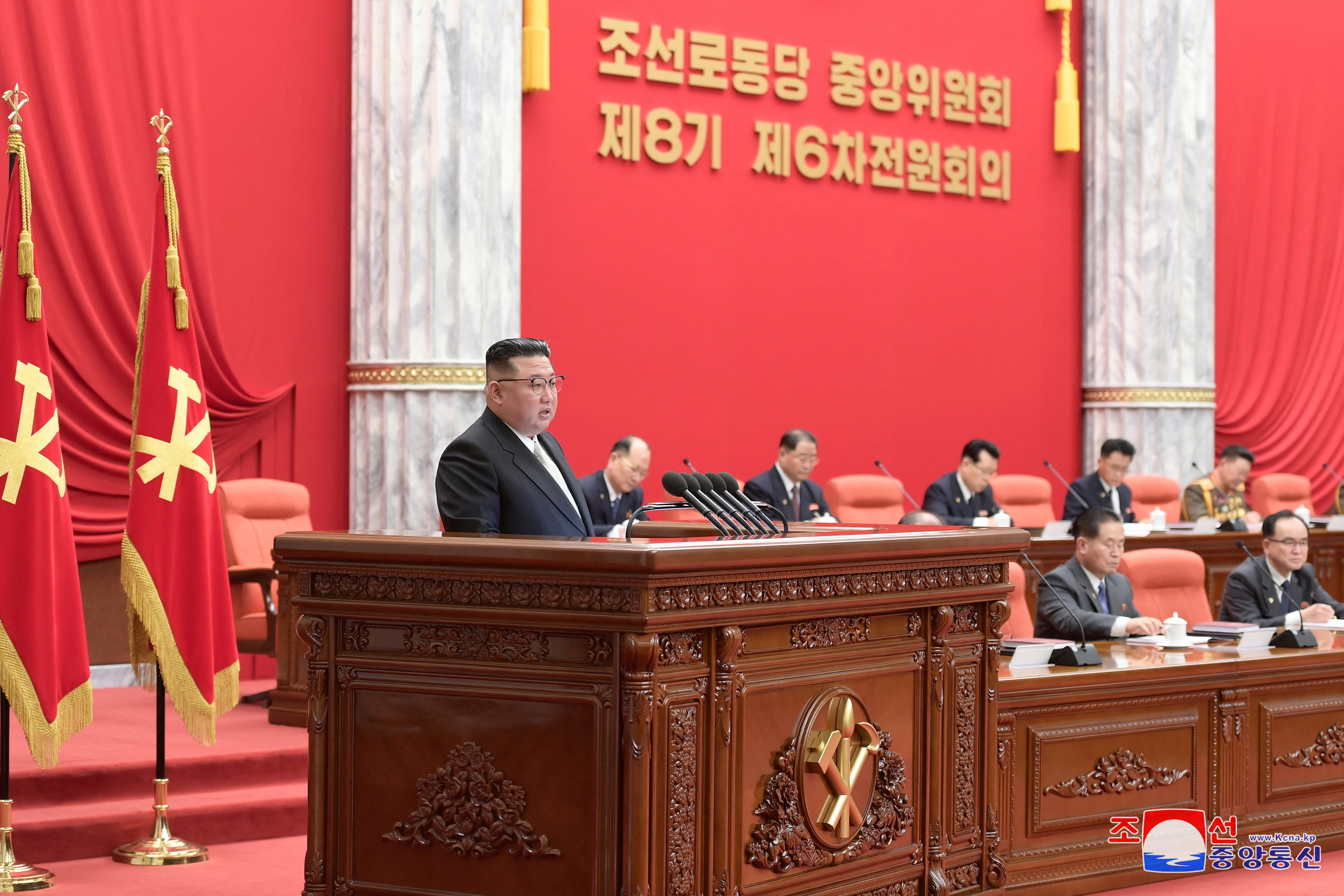 Kế hoạch phát triển kinh tế của Triều Tiên được công bố bởi Chủ tịch Kim Jong-un với những mục tiêu và chiến lược rõ ràng, đầy tham vọng. Với sự cải cách và đột phá trong các lĩnh vực quan trọng, Triều Tiên đang trở thành một điểm đến hấp dẫn cho các nhà đầu tư. Hãy cùng thưởng thức hình ảnh liên quan đến kế hoạch phát triển kinh tế này.