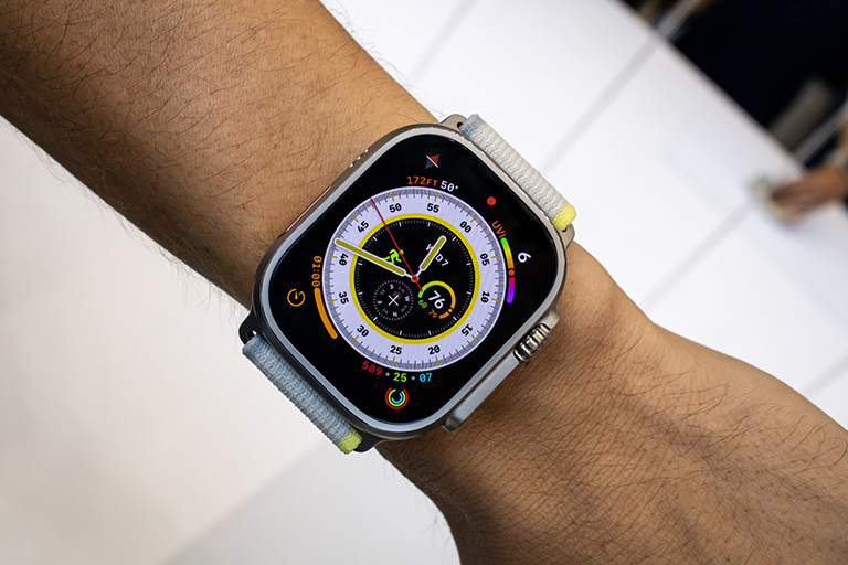 Apple Watch Series 5 ra mắt với công nghệ màn hình 1Hz chất liệu titanium  hoặc