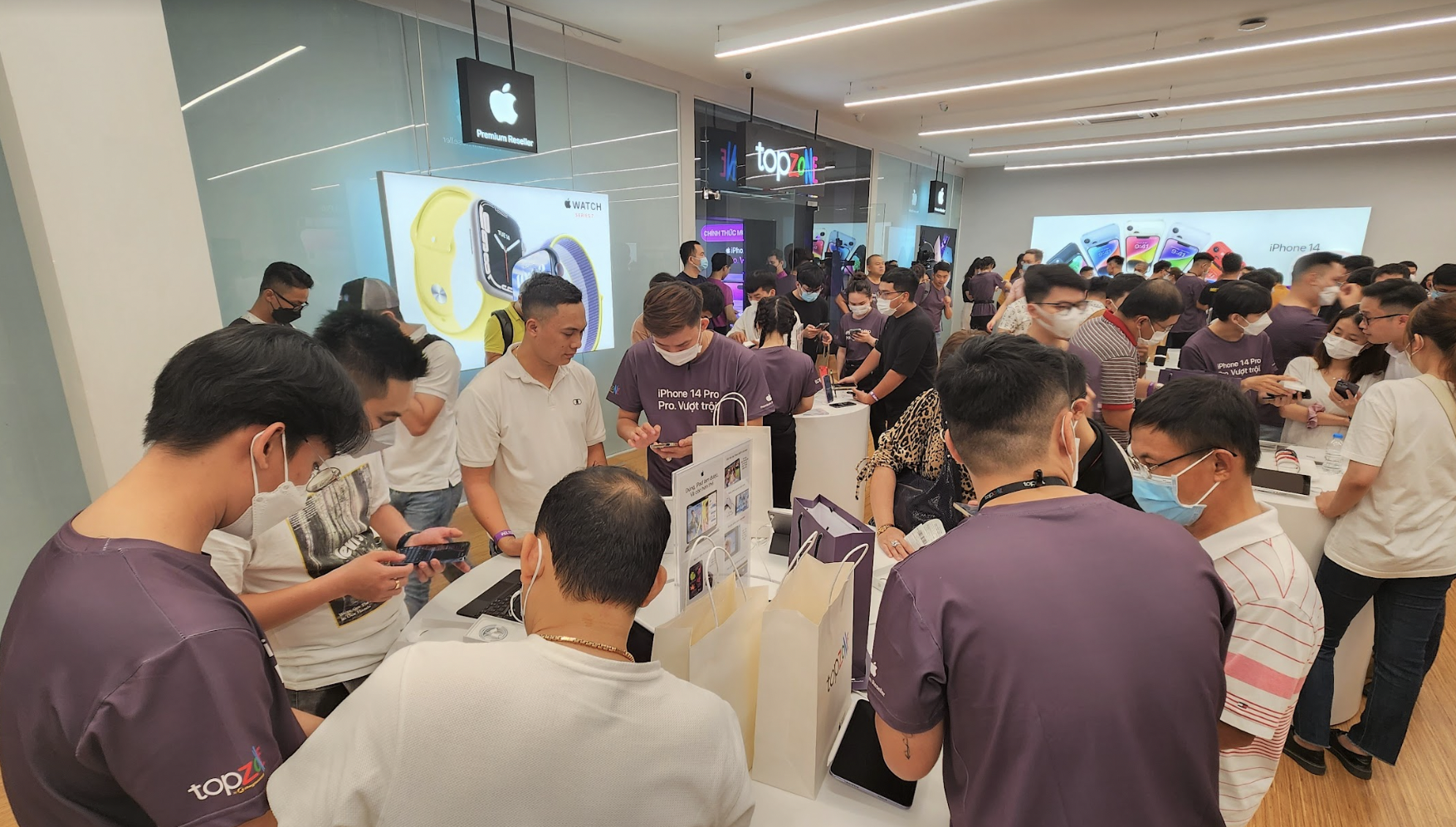 iPhone 14 series chính thức mở bán tại Việt Nam