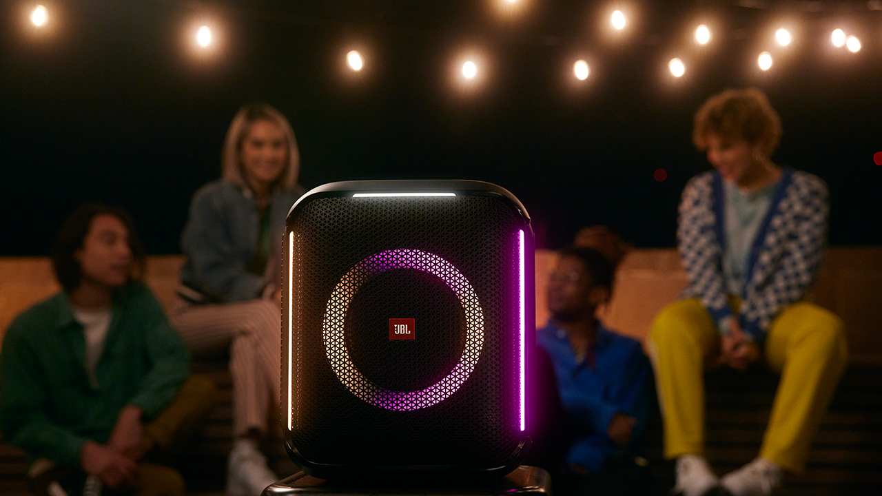 Trình làng loa giải trí JBL PartyBox Encore