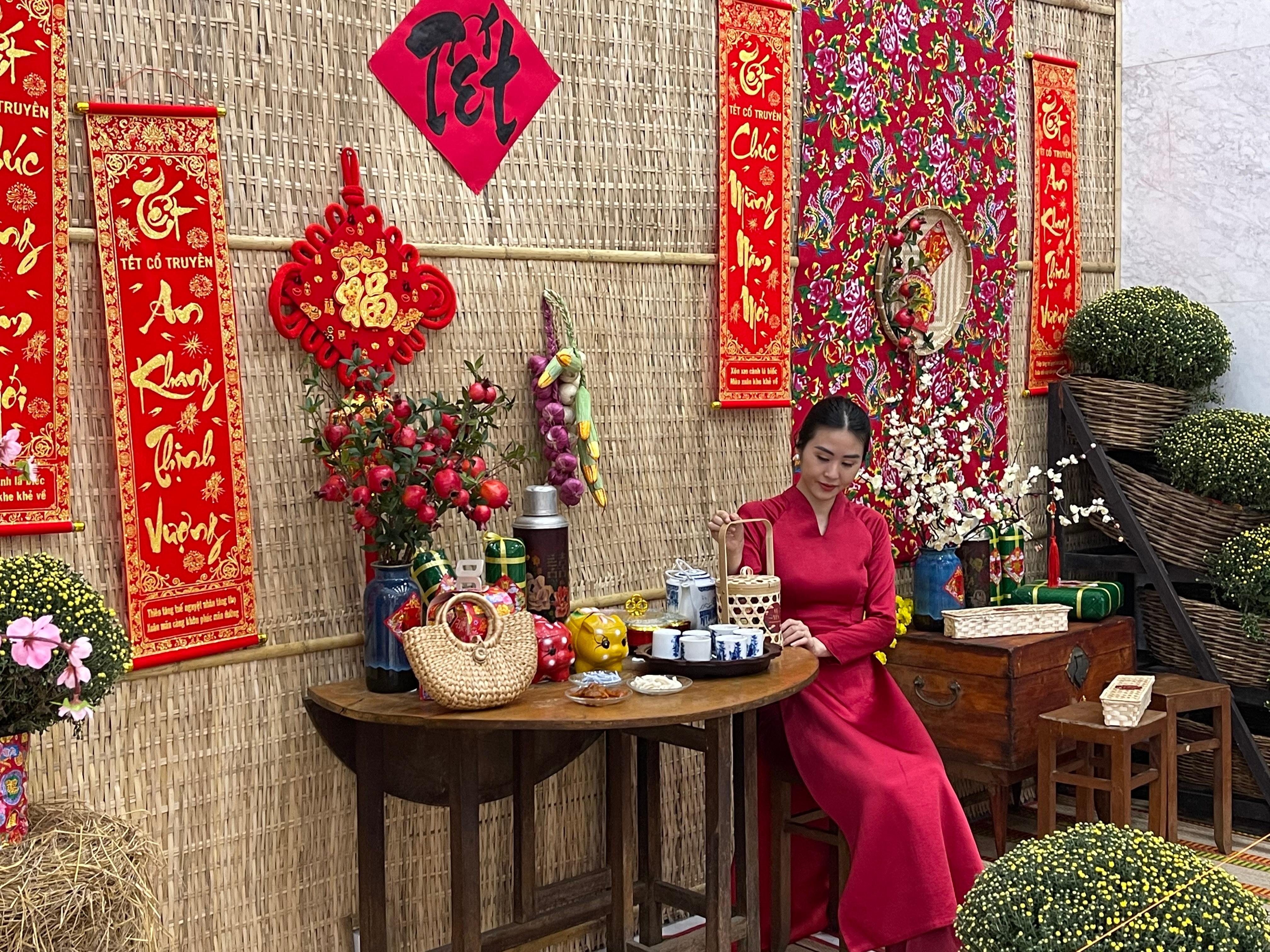 Hình tết đẹp: Nét văn hóa truyền thống đậm đà của người Việt trong những bức hình tết đẹp mắt mang lại sự ấm áp và hạnh phúc đong đầy. Khám phá những bức hình tết đẹp nhất trên hình ảnh này để cảm nhận sự hoan hỷ của mùa xuân.