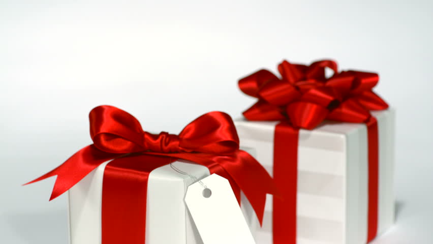 Tặng quà đắt tiền có nghĩa bạn yêu người ấy nhiều hơn? - Ảnh: Shutterstock