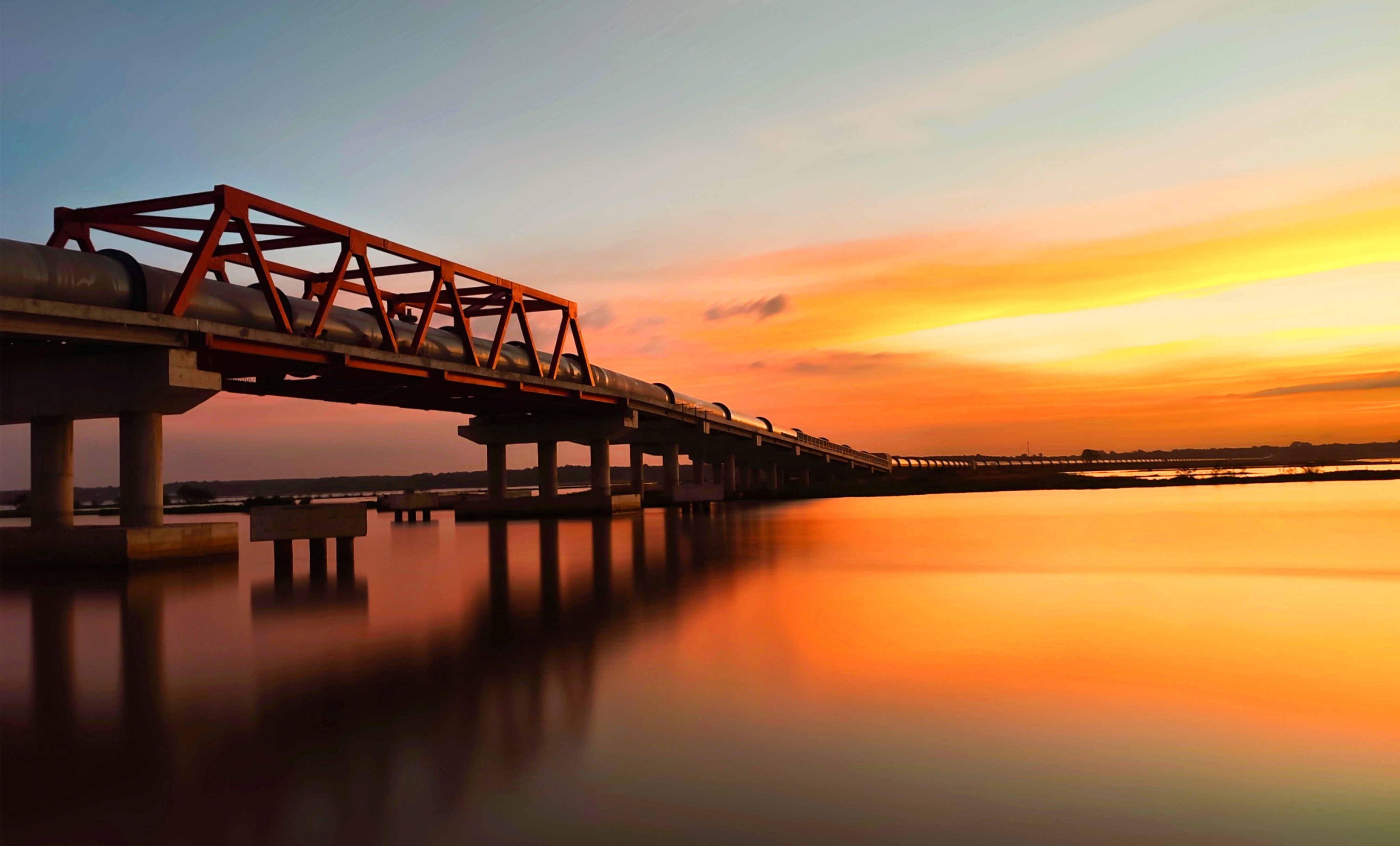 Sông Vàm Cỏ Đông ở Tây Ninh là một điểm đến lý tưởng cho các du khách yêu thích thiên nhiên và muốn thoát khỏi đời sống thành thị ồn ào. Hãy tận hưởng cảm giác yên bình, tập trung vào thiên nhiên và khám phá những điều thú vị nơi đây.