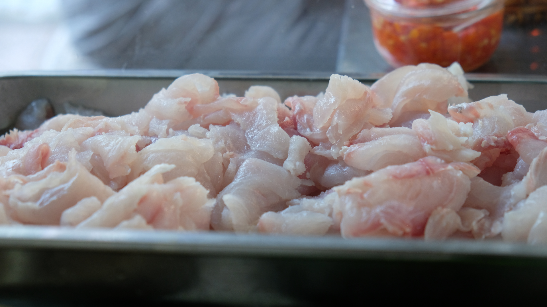Độc đáo bún cá Kiên Giang nước lèo dừa tươi, ăn kèm tôm rim đỏ cực ngon- Ảnh 4.