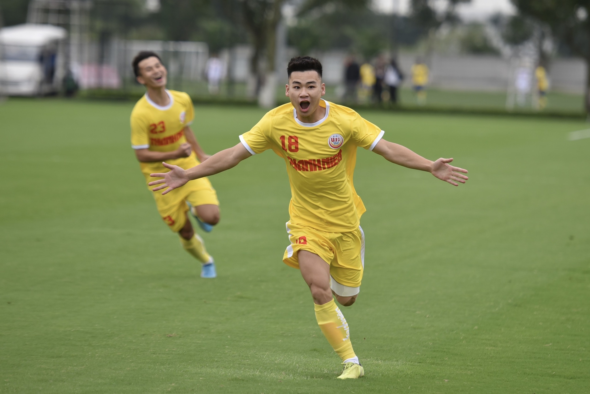 Quang Hải U.19 – cầu thủ trẻ tài năng của bóng đá Việt Nam. Hãy xem hình ảnh liên quan đến Quang Hải U.19 để thấy rõ giá trị của những cầu thủ trẻ và biết thêm nhiều điều về con người tài năng này.