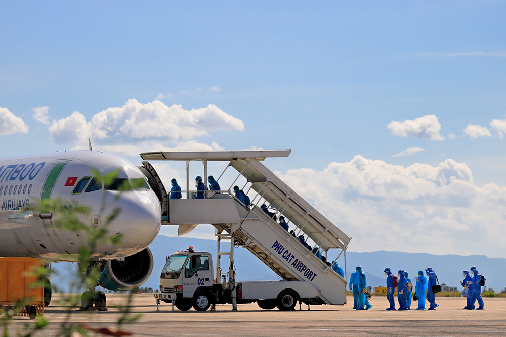 Bamboo Airways: Bamboo Airways là hãng hàng không đang phát triển nhanh nhất tại Việt Nam. Khám phá những chuyến bay tuyệt vời với đội ngũ nhân viên chuyên nghiệp và trang thiết bị hiện đại. Đảm bảo bạn sẽ có một trải nghiệm bay đáng nhớ với Bamboo Airways!