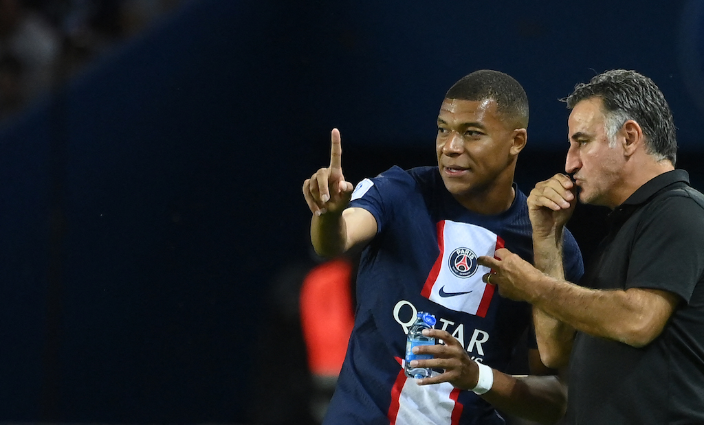 Mbappe và HLV của PSG bị lên án vì “chế nhạo” di chuyển bằng tàu hỏa