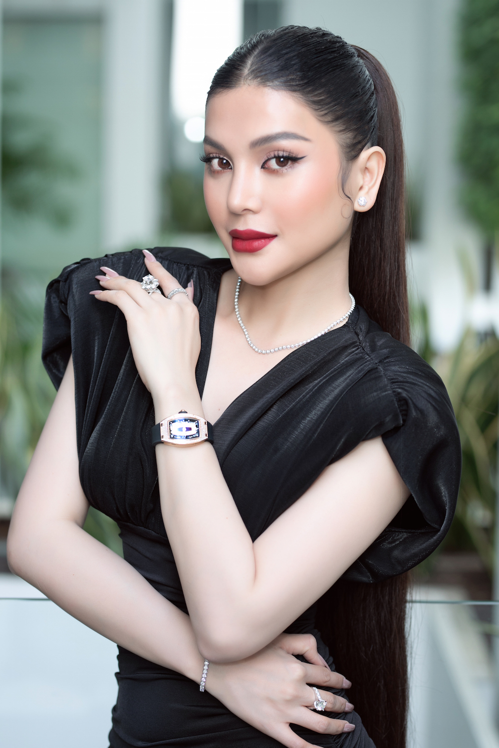 'Ngọc nữ bolero' Lily Chen lái xe 8 tỉ đi sự kiện