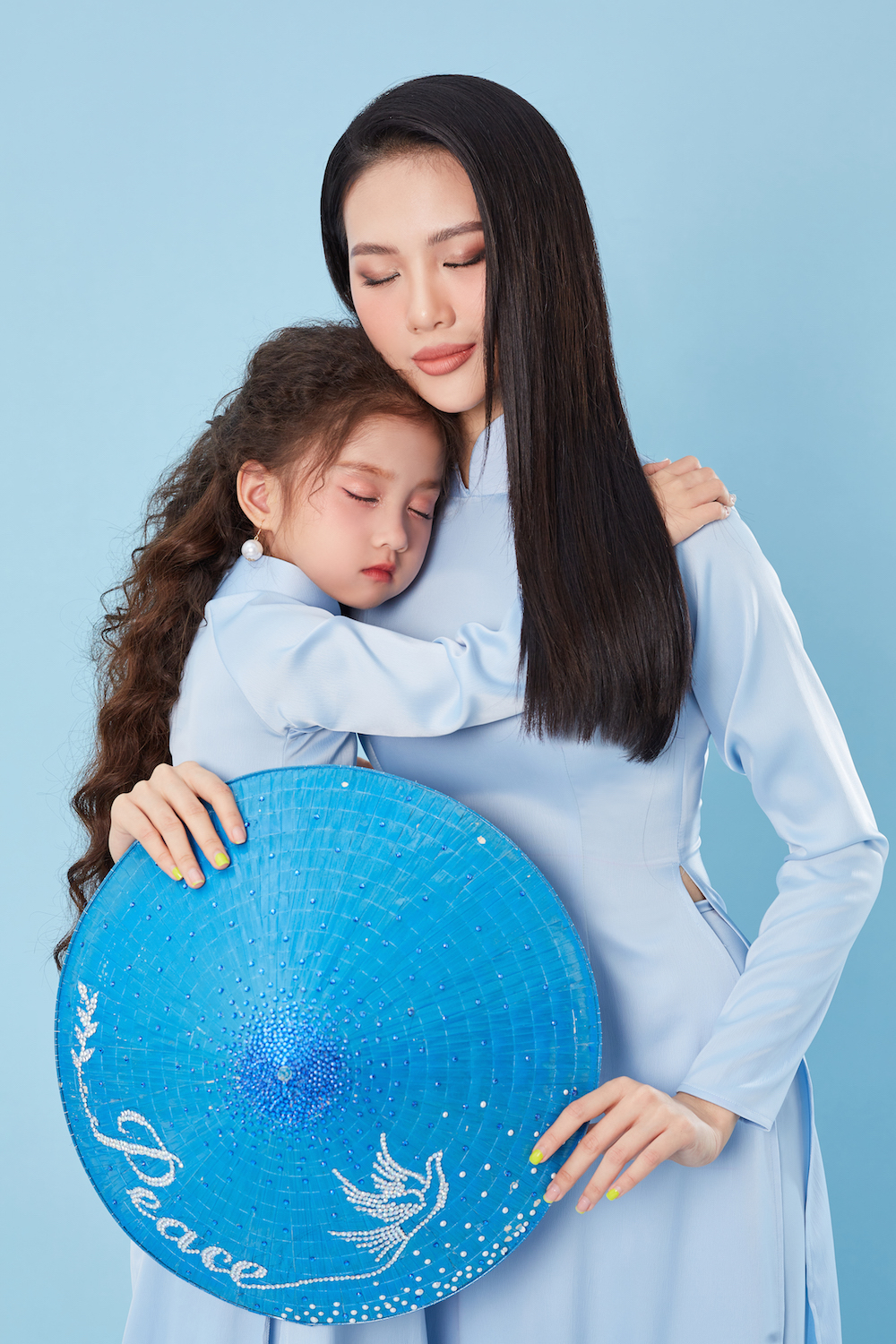 Màu xanh ngọc phối với màu gì? Top 9 cách mix chuẩn nhất