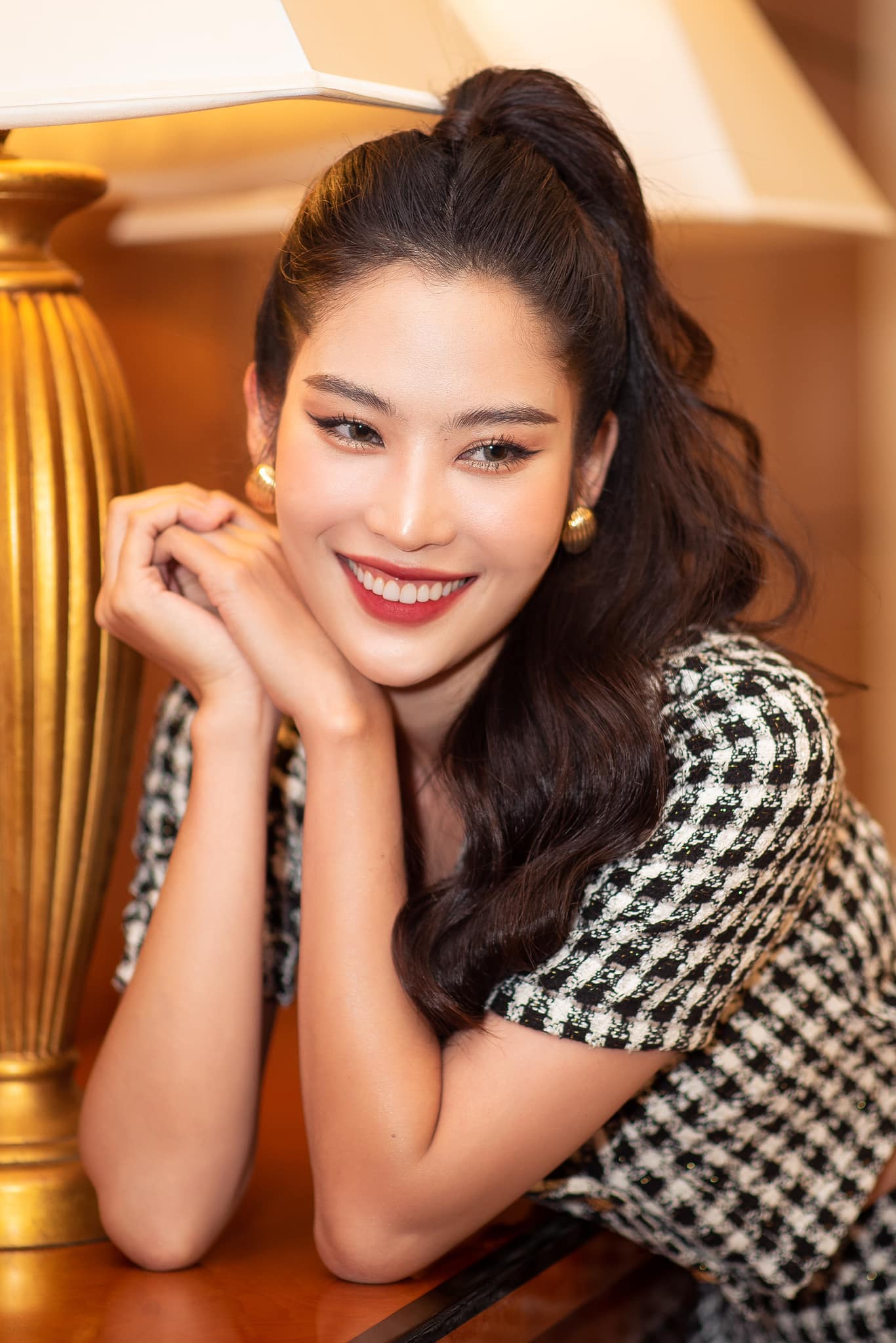 Lệ Nam chiến thắng cuộc thi ảnh online Hoa hậu Hoàn vũ Việt Nam