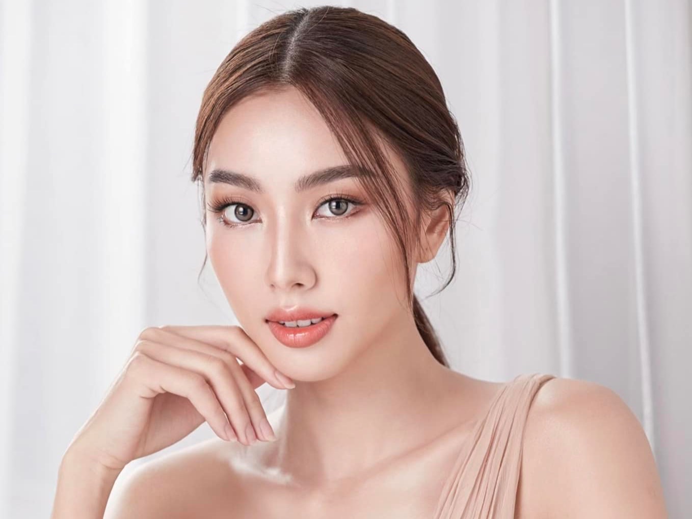 Hoa hậu Thùy Tiên phản hồi thông tin bị kiện