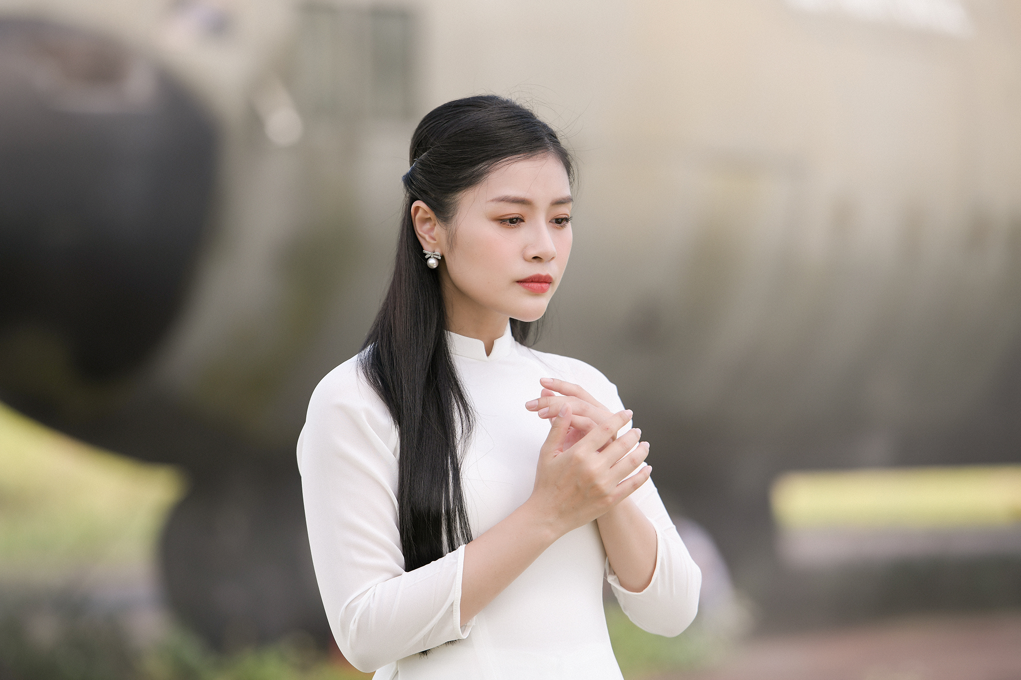 Hãy thưởng thức những bức hình duyên dáng của nữ diễn viên Nguyễn Thu Hằng, người đã chinh phục khán giả bằng sự năng động, sáng tạo và phong cách diễn xuất đầy tình cảm.