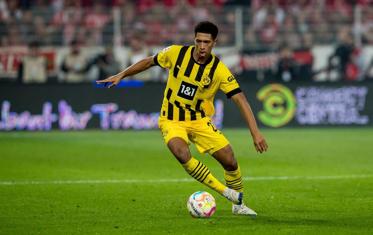 Đội hình của Dortmund sắp đối đầu tuyển Việt Nam 'khủng' cỡ nào?
