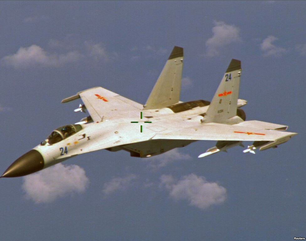 Trung Quốc vừa triển khai đến 16 chiến đấu cơ Shenyang J-11 ra đảo Phú Lâm - Ảnh: Reuters
