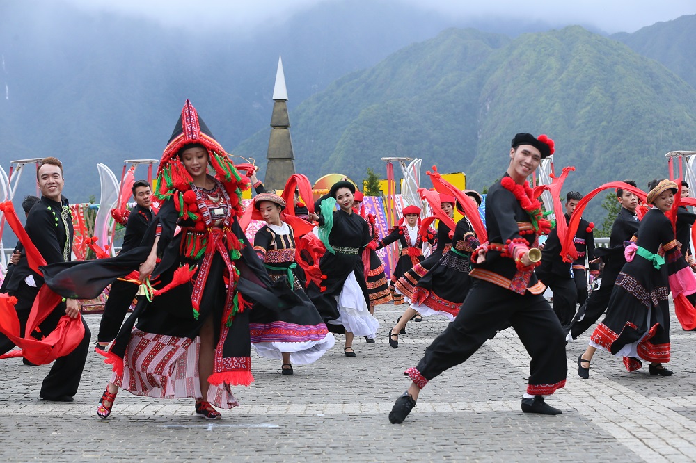 Cuối tuần lên Sa Pa đắm chìm trong Festival 'Tinh hoa Tây Bắc'