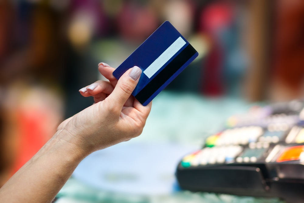 Paying with card doesn't give you the same sense of money as using cash - Photo: Shutterstock