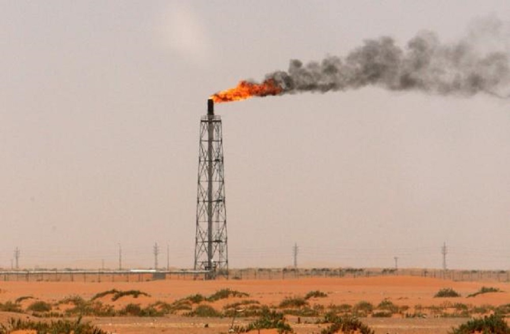 Giá dầu đã tăng ổn định trở lại trong những ngày qua - Ảnh: Reuters