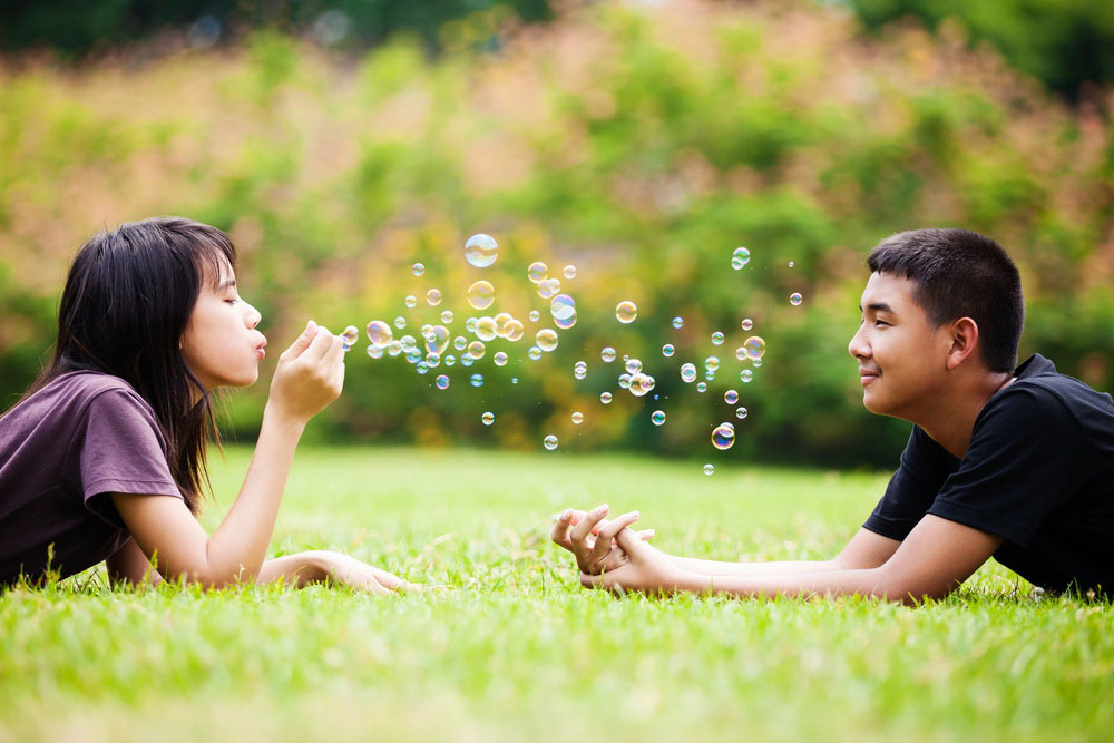 Những rung động đầu đời của con cần được cha mẹ tôn trọng - Ảnh: Shutterstock