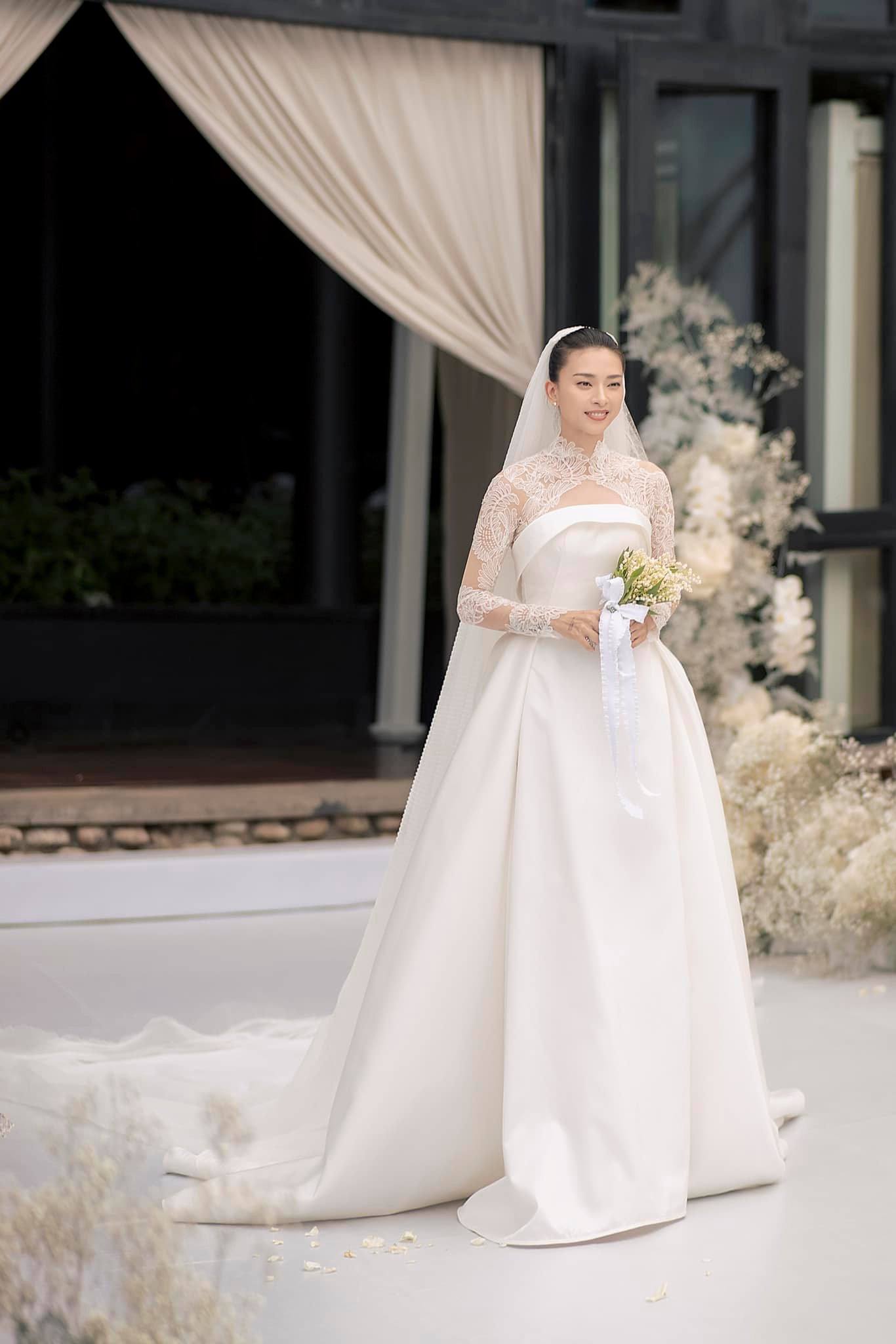 Joli Poli ra mắt BST váy cưới bồng bềnh như mây tại ELLE Wedding Art  Gallery 2020  ELLE
