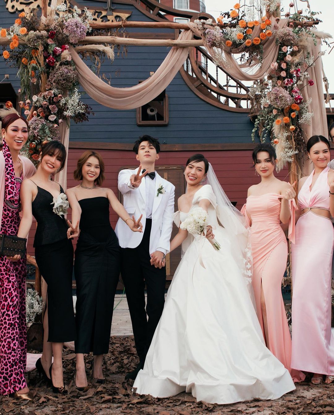 Váy cưới đẹp như cổ tích của 5 cô dâu đình đám Vbiz năm 2018  2sao