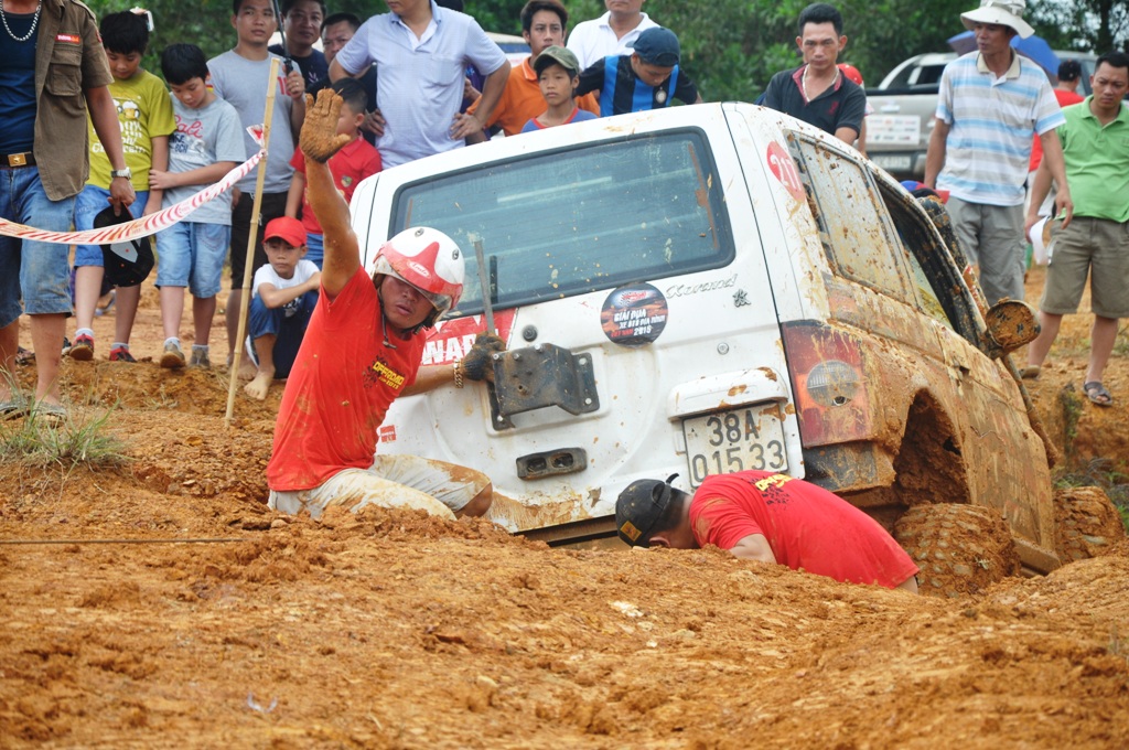 dau-tim-vi-giai-dua-xe-dia-hinh-offroad-VOC-2015