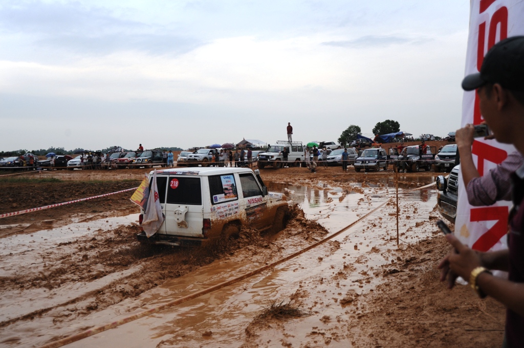 dau-tim-vi-giai-dua-xe-dia-hinh-offroad-VOC-2015