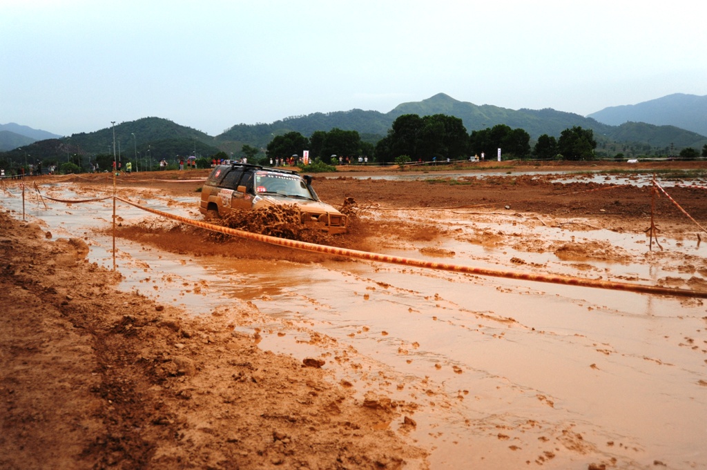 dau-tim-vi-giai-dua-xe-dia-hinh-offroad-VOC-2015