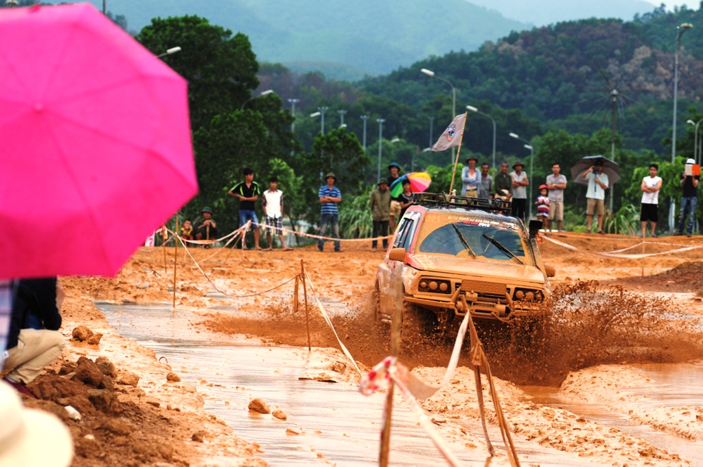 dau-tim-vi-giai-dua-xe-dia-hinh-offroad-VOC-2015