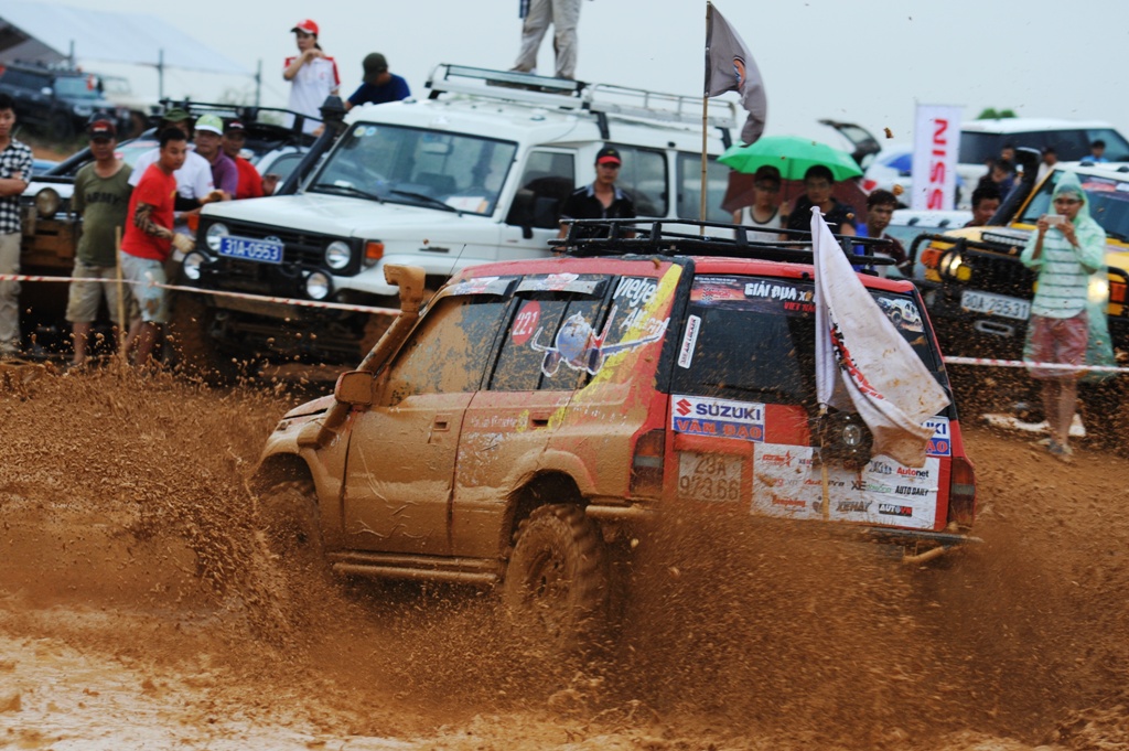 dau-tim-vi-giai-dua-xe-dia-hinh-offroad-VOC-2015